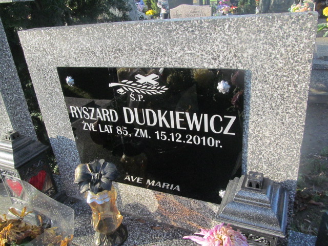 Ryszard Dudkiewicz 1925 Ciechanów - Grobonet - Wyszukiwarka osób pochowanych