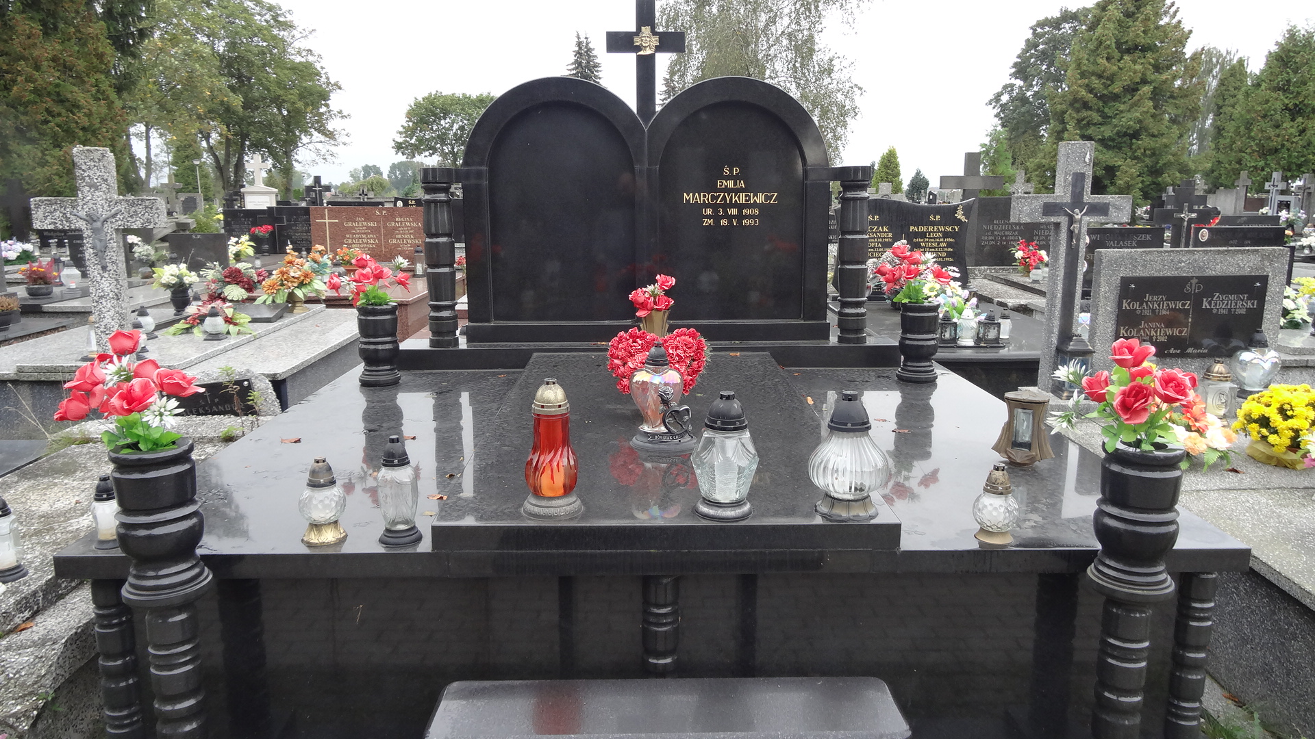 Grób Anna Ropelewska-Marczykiewicz